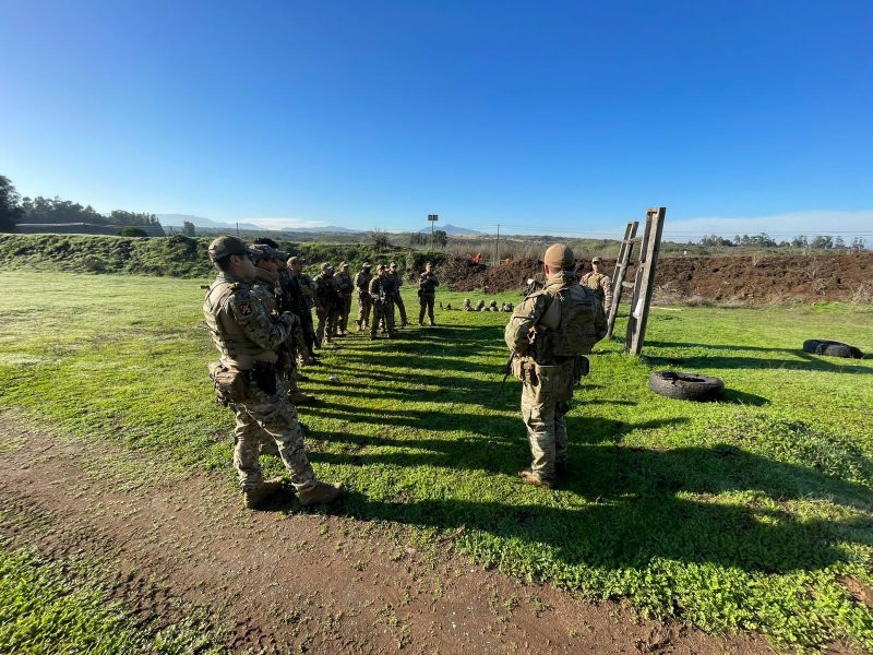 Entrenamiento de operadores de Fuerzas Especiales en las instalaciones de la base au00e9rea Quintero Foto Armada de Chile