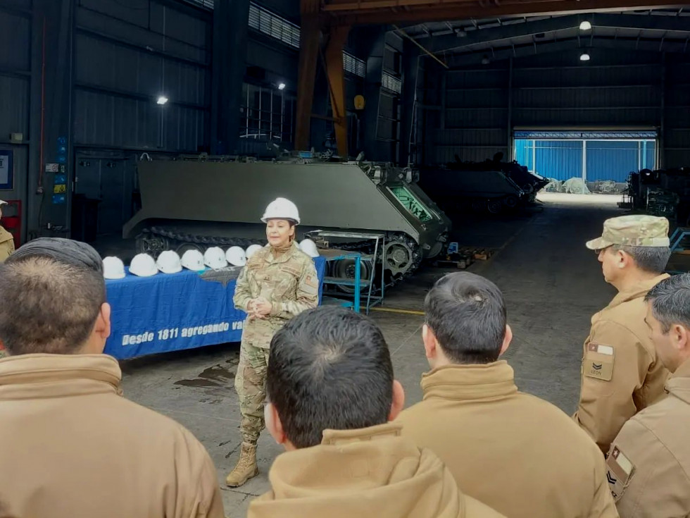 Visita del Cuartel General de la II División Motorizada a Famae Foto Ejército de Chile
