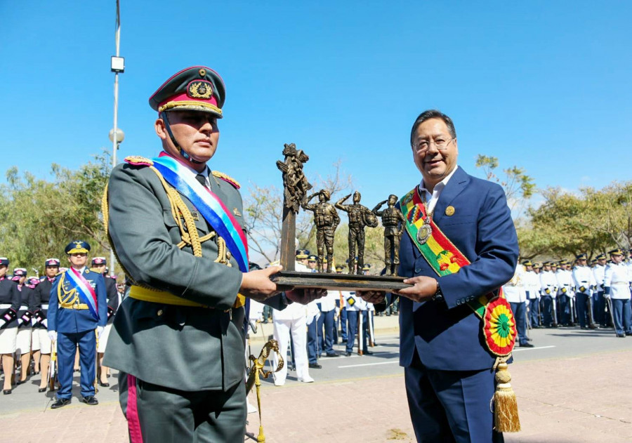 Bolivia FFAA Comando en Jefe MD