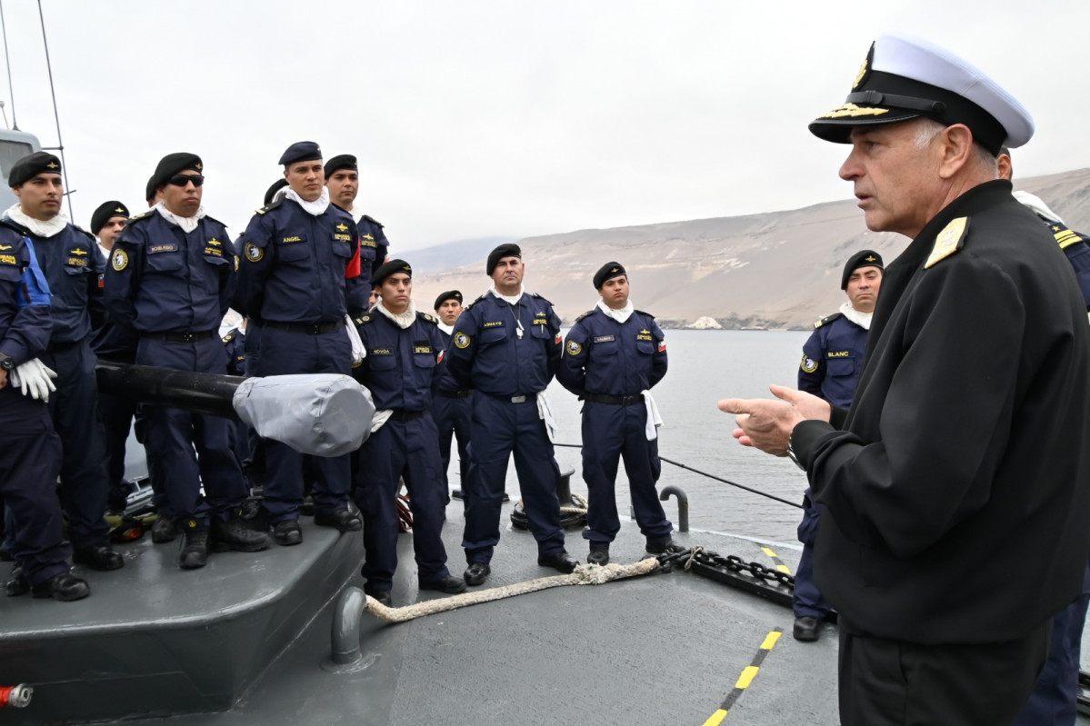 Visita del almirante De la Maza a la Cuarta Zona Naval Foto Armada de Chile 004