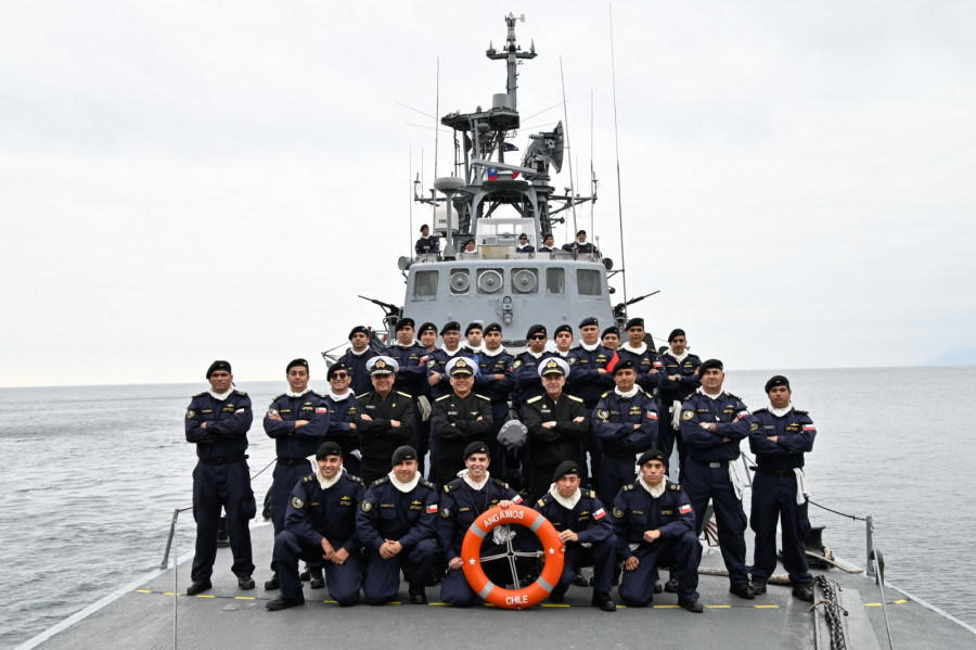 Visita del almirante De la Maza a la Cuarta Zona Naval Foto Armada de Chile 002