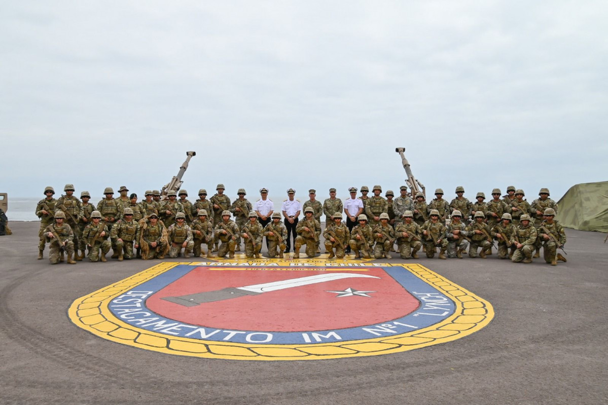 Visita del almirante De la Maza a la Cuarta Zona Naval Foto Armada de Chile