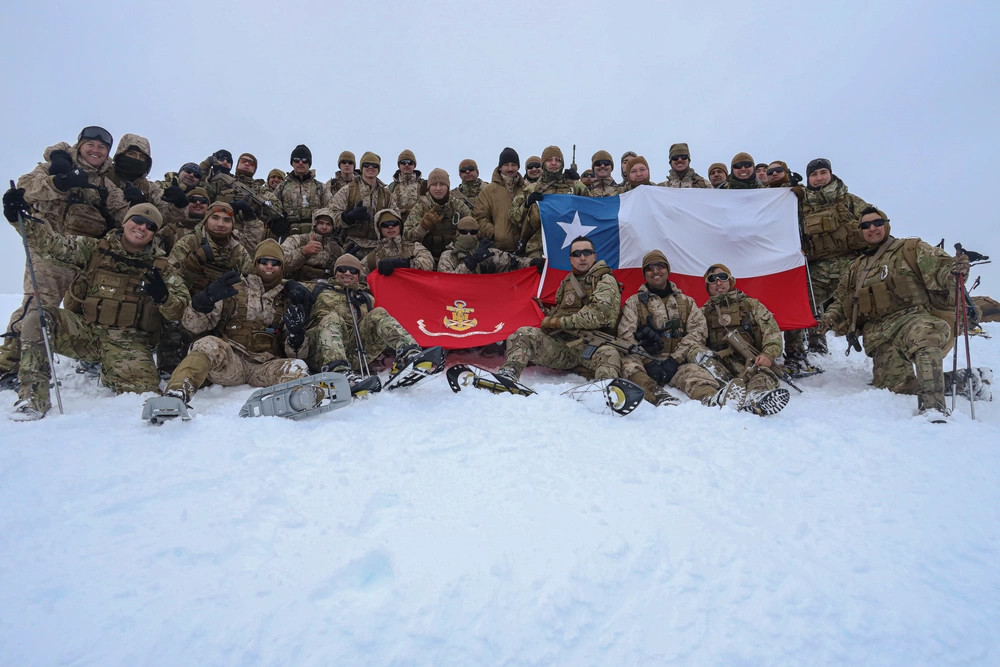 Marines de Estados Unidos e Infantes de Marina de Chile en el intercambio de entrenamiento en clima frío efectuado hace un año en Punta Arenas Foto U S Marine Corps photo by Cpl Willow Marshall