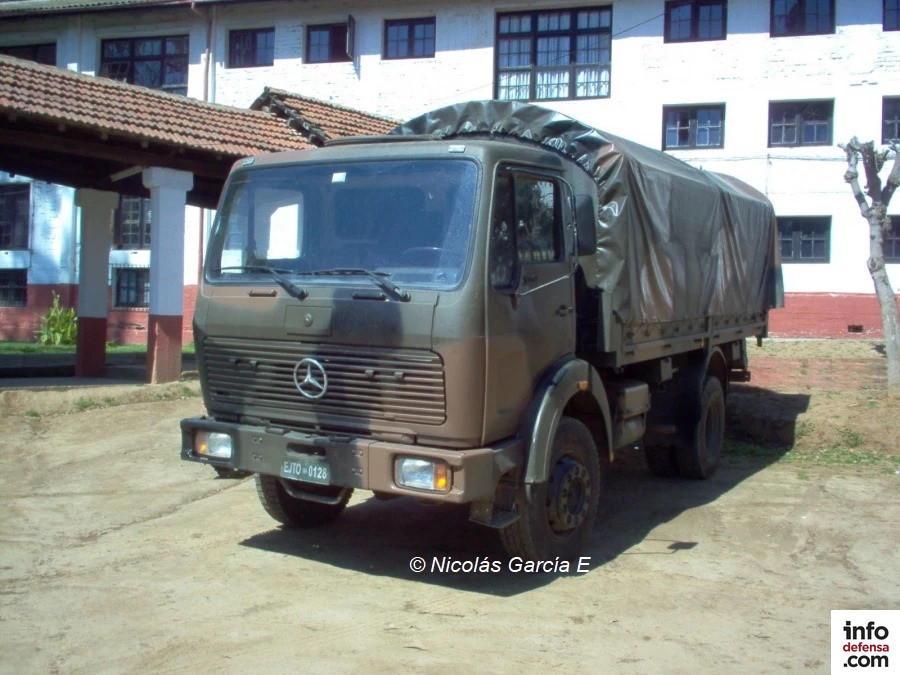 Camión Mercedes  Benz 1017A del Ejército de Chile Foto Nicolás García E