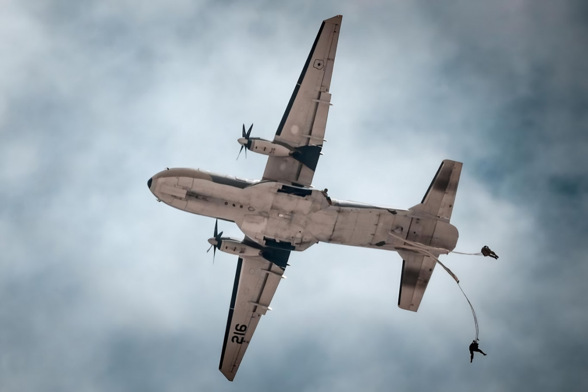 Salto de paracaidistas con el T 11 en Pampa Chaca Foto Eju00e9rcito de Chile 002