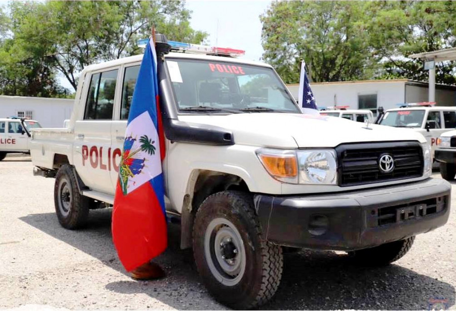 Haiti PoliciaNacional Toyota LC PNH