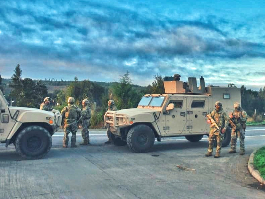 Carros KIA KLTV182 apoyando un operativo policial en la provincia de Arauco Foto Jedena Biobío