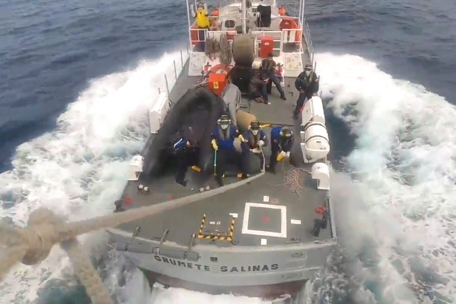 Despliegue de efectivos mediante la maniobra Hi Line a la LPC Grumete Salinas Imagen Armada de Chile