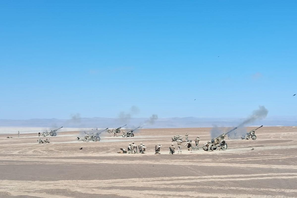Obuses M101 del Grupo de Artilleru00eda 14 Parinacota de la Brigada Motorizada 24 Huamachuco en pru00e1ctica de tiro en Pampa Chaca Foto Eju00e9rcito de Chile