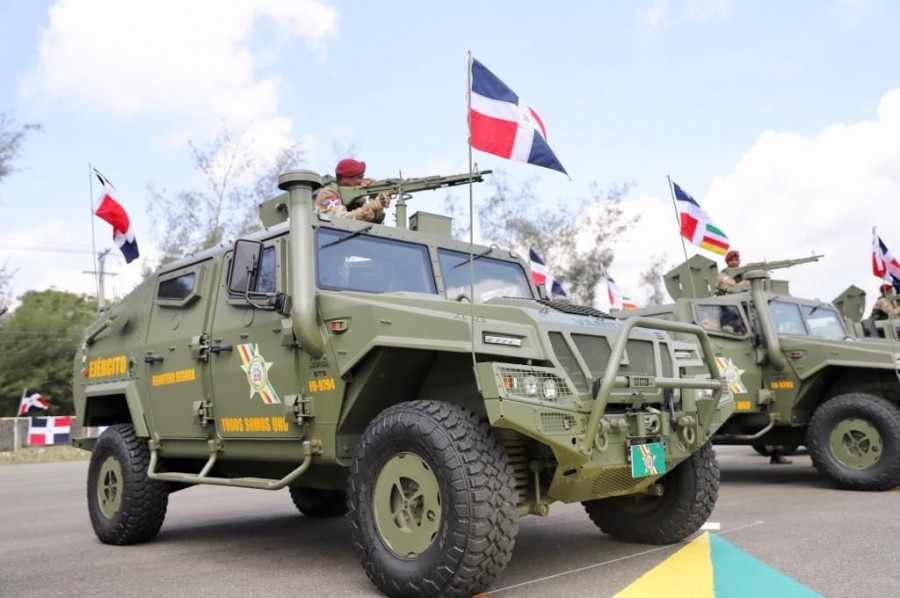 R Dominicana Ejercito  URO Vamtac ST5 PresRD