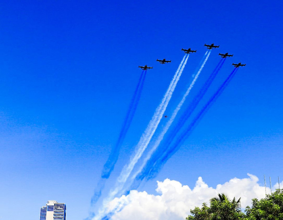 Formación de A 37 en desfile por independencia de El Salvador