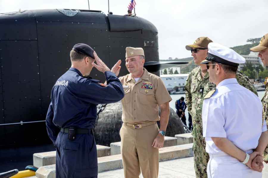 Submarino General Carrera en la base naval Point Loma Foto Mass Communication Specialist 1st Class Tiarra N Brown US Navy