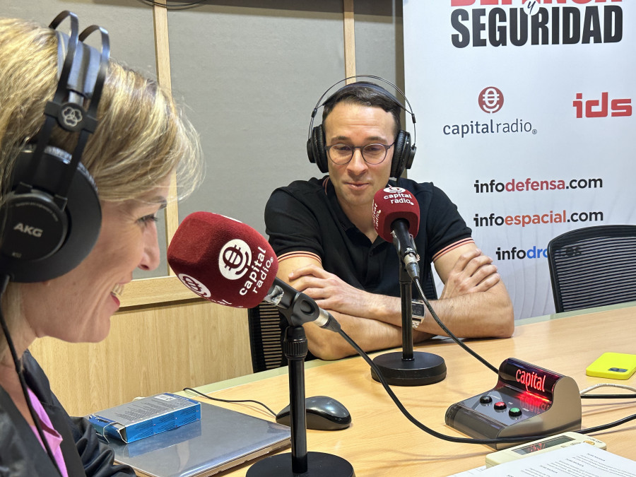 Ferrán Tejada, director general del área de espacio de ARQUIMEA y laura blanco