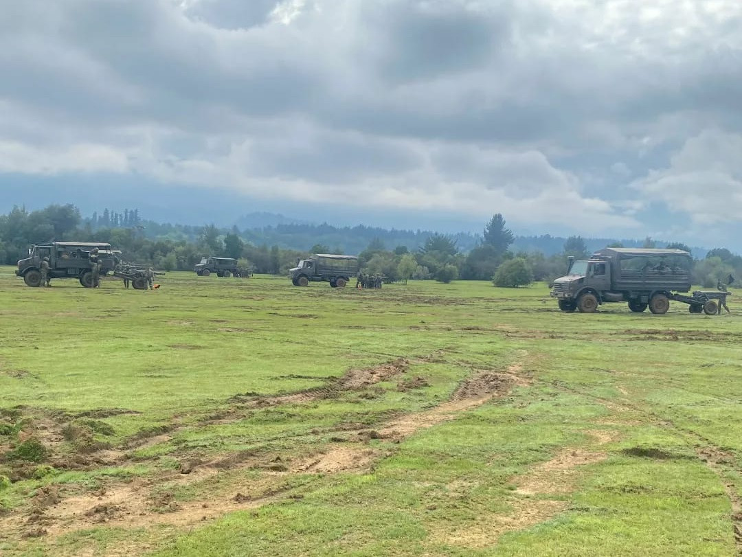 Obuses M 56 en el Campo de Instrucciu00f3n y Entrenamiento General Bari en Linares Foto Destacamento de Montau00f1a N17 Los u00c1ngeles del Eju00e9rcito de Chile