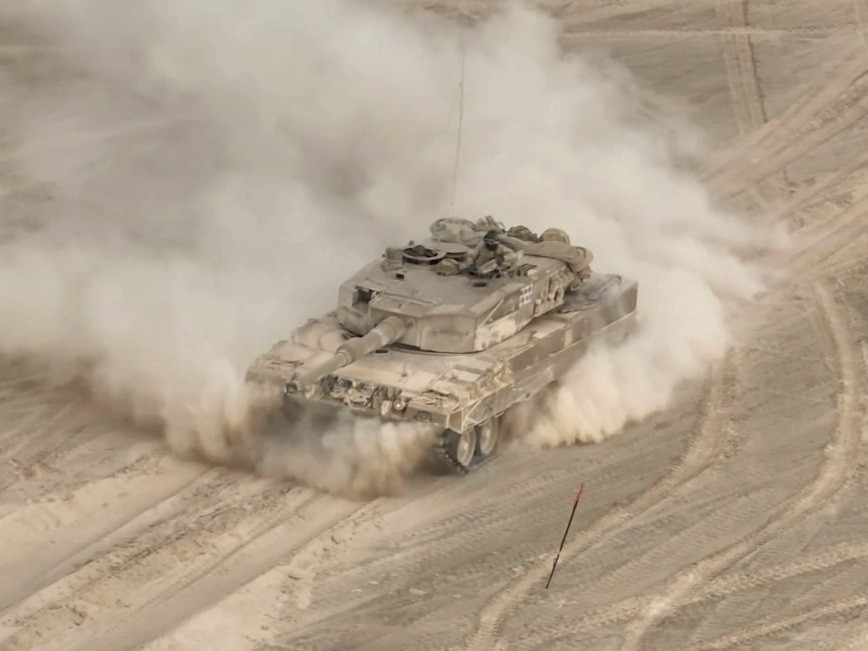 Leopard 2A4 del Grupo de Tanques N8 Exploradores de la 3 Brigada Acorazada La Concepción en el ejercicio Alacrán Imagen I División del Ejército de Chile
