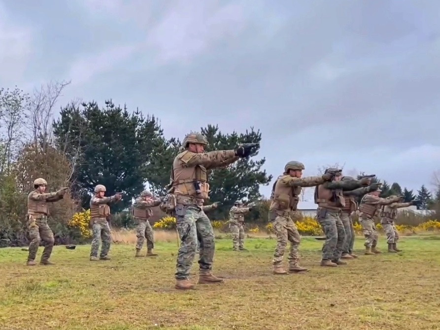 Curso de tiro instintivo en el Regimiento N12 Sangra Imagen III División de Montaña del Ejército de Chile