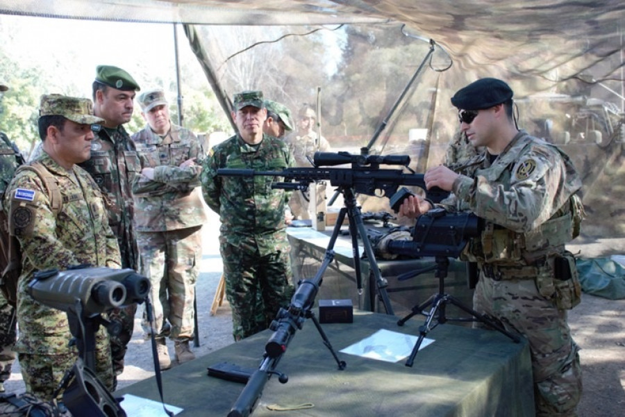 Visita de agregados de defensa y militares extranjeros a la BOE Lautaro Foto Ejército de Chile