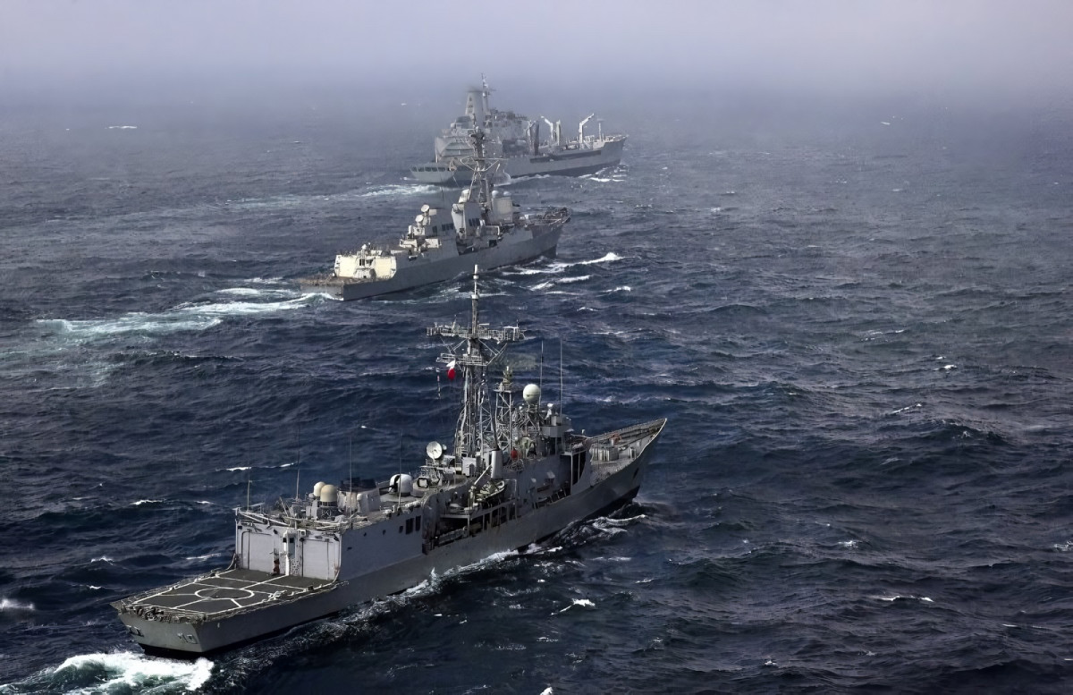 Petrolero Almirante Montt destructor Momsen y fragata Capitu00e1n Prat en Teamwork South 2023 Foto Armada de Chile