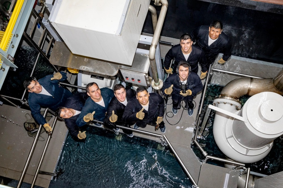 Tripulantes del submarino SS22 General Carrera en las instalaciones del Submarine Training Facility San Diego Crédito Mass Communication Specialist 2nd Class Aaron Smith US Navy 002