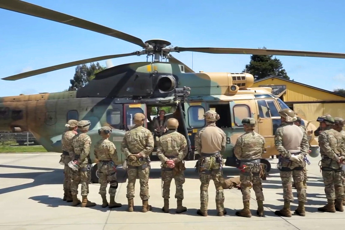 Capacitaciu00f3n en rescate au00e9reo en Valdivia Cru00e9dito Eju00e9rcito de Chile