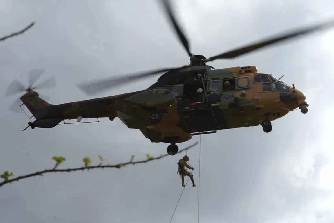 Capacitaciu00f3n en rescate au00e9reo en Valdivia Cru00e9dito Eju00e9rcito de Chile 002 (1)