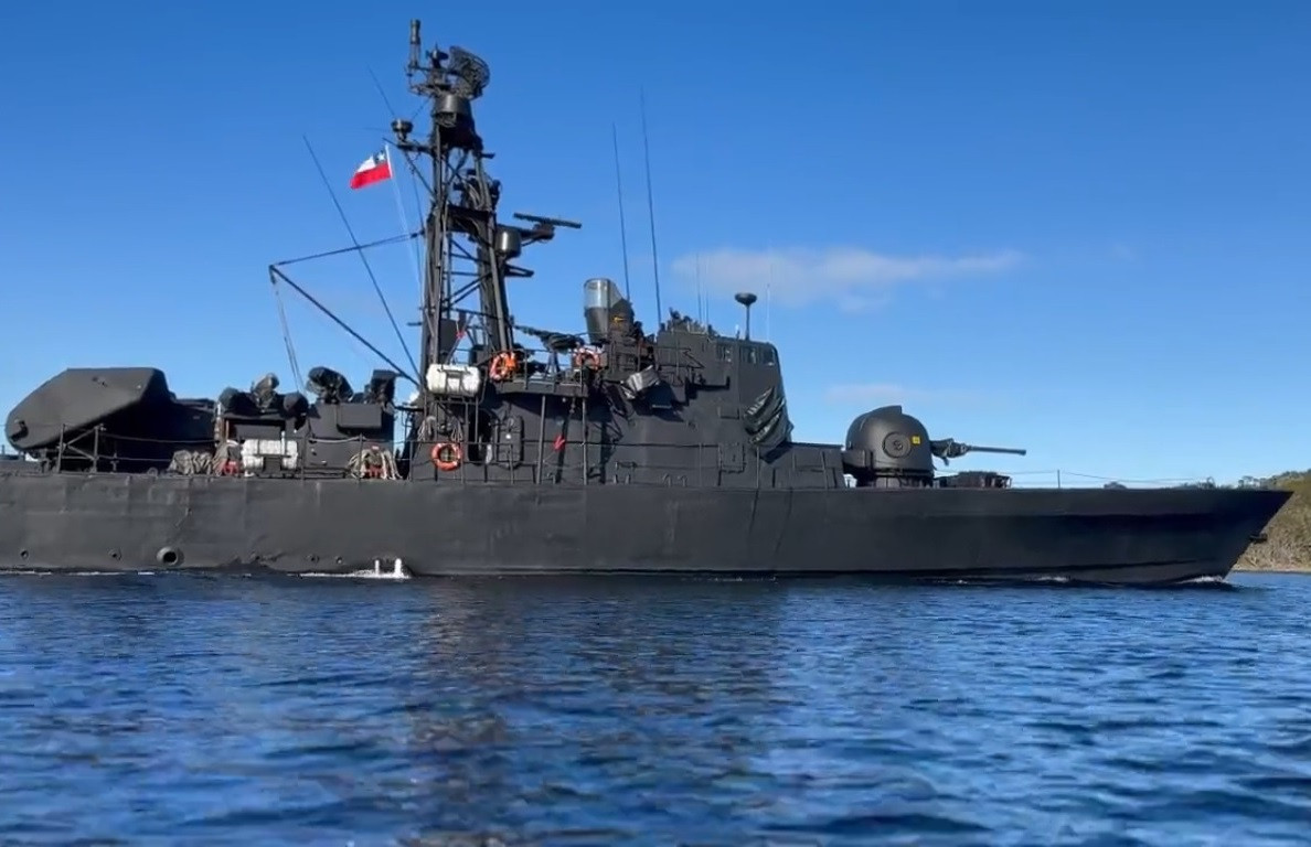 La unidad retomu00f3 su esquema de pintura negro tras su u00faltimo peru00edodo de mantenimiento en Asmar Talcahuano Firma Armada de Chile