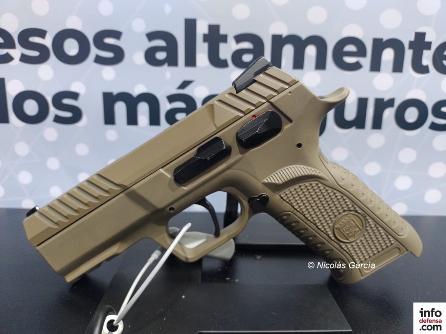 Pistola F1811 Firma Nicolas Garcia