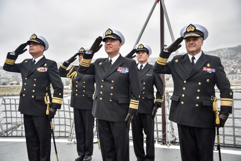 Cambio de mando en la Escuadra Nacional Firma Armada de Chile 002