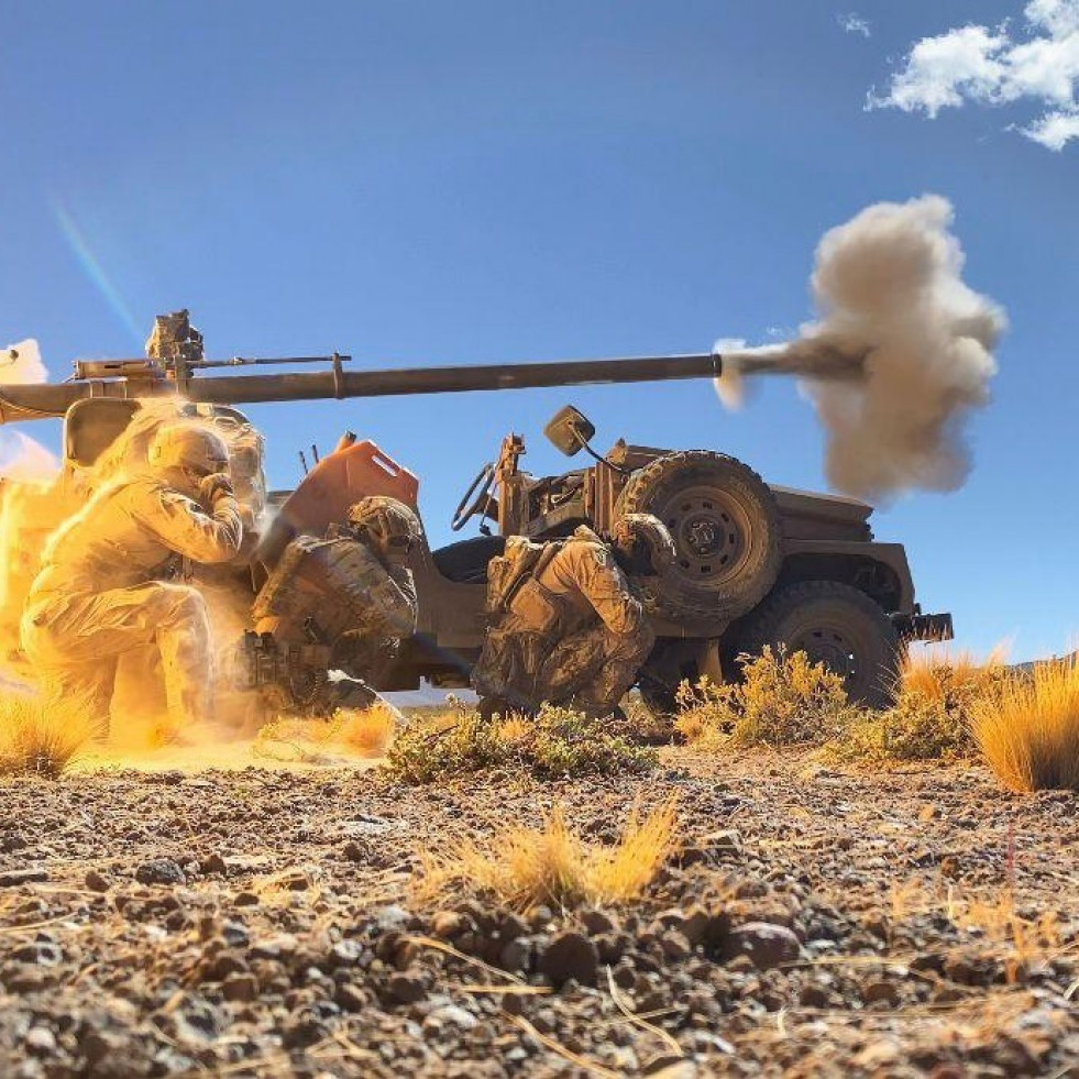 Disparo de pieza M 40A1 de la Compañía Antiblindaje de la Brigada Motorizada N°1 Calama en el ejercicio Centinela Andino Firma Ejército de Chile