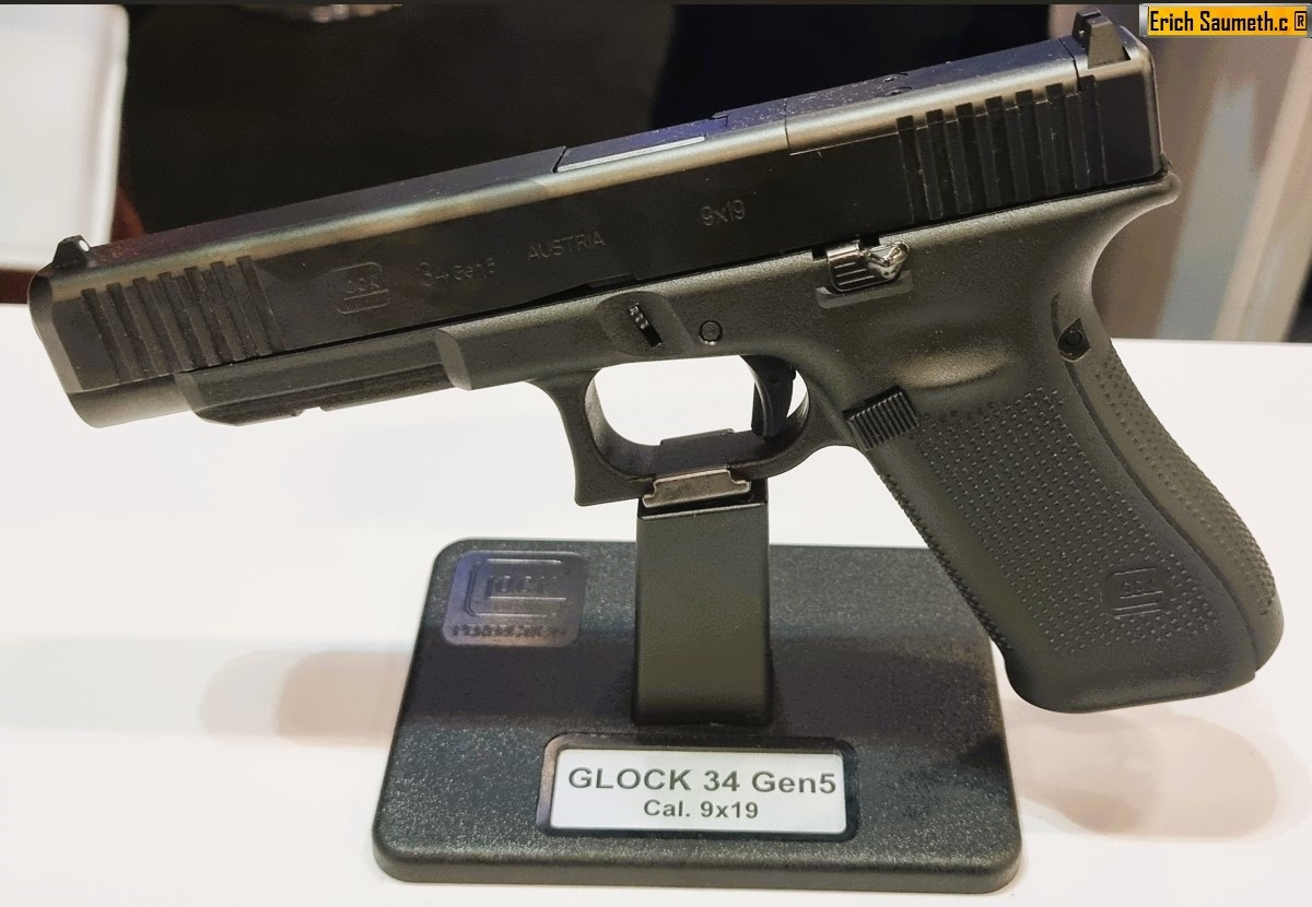 Pistolas Glock 3. Foto Infodefensa