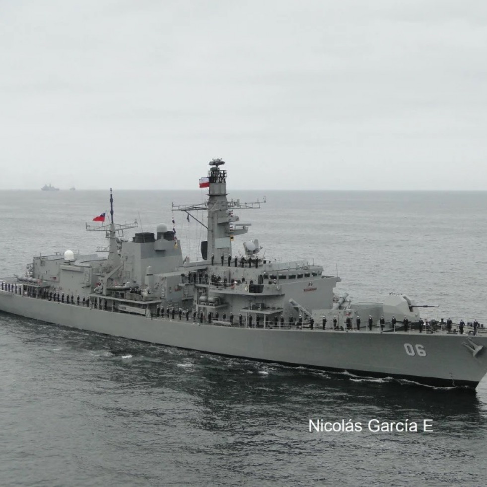 Fragata FF 06 Almirante Condell de la Escuadra Nacional de la Armada de Chile Firma Nicolás García E