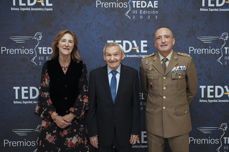 023 11 28 PREMIOS TEDAE III 031