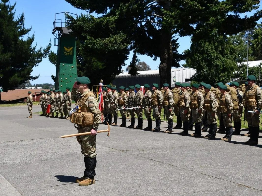 Ceremonia de cambio de mando Firma Destacamento de Montau00f1a N8 Tucapel del Eju00e9rcito de Chile