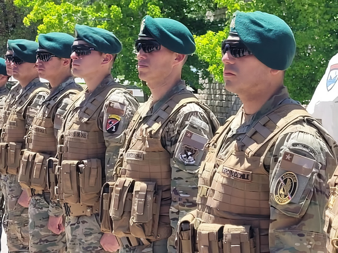 Graduados del Curso de Montau00f1a 2023 Firma Escuela de Montau00f1a del Eju00e9rcito de Chile