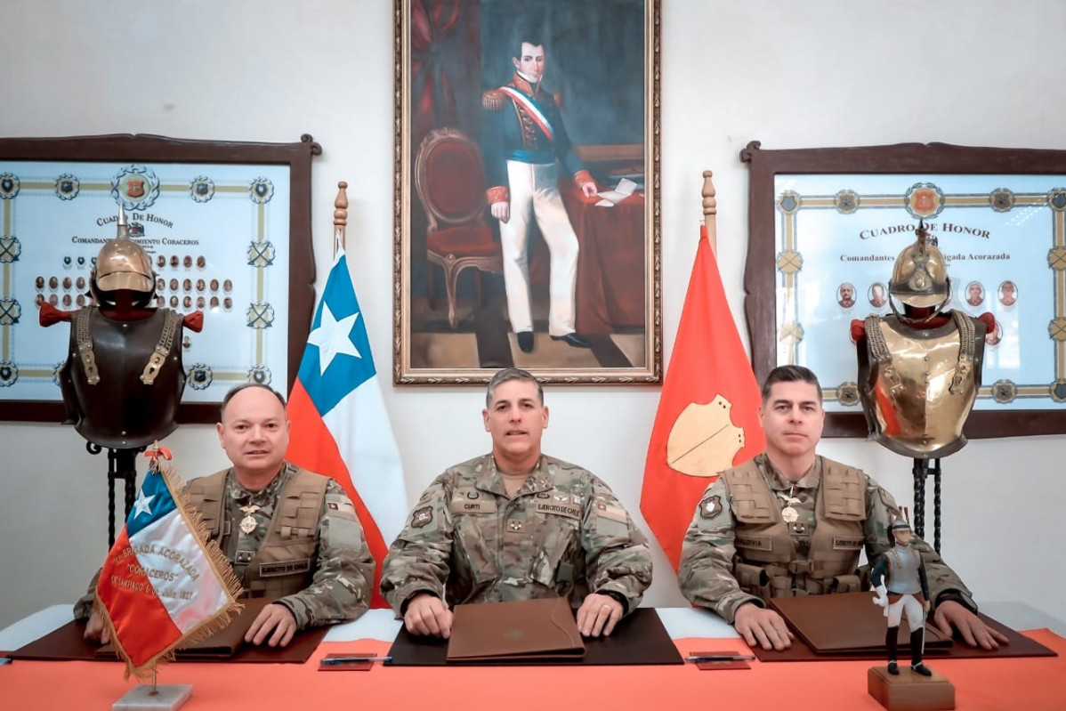 Cambio de mando Firma 1u00aa Brigada Acorazada Coraceros del Eju00e9rcito de Chile 004