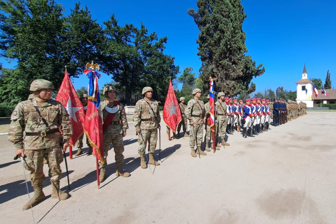 Unidades representativas en la ceremonia de cambio de mando Firma II Divisiu00f3n Motorizada del Eju00e9rcito de Chile