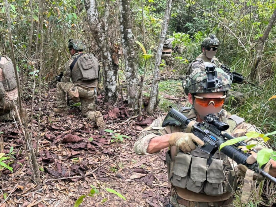 Operadores de la BOE Lautaro en entrenamiento con Fuerzas Especiales en Colombia Firma Ejército de Chile