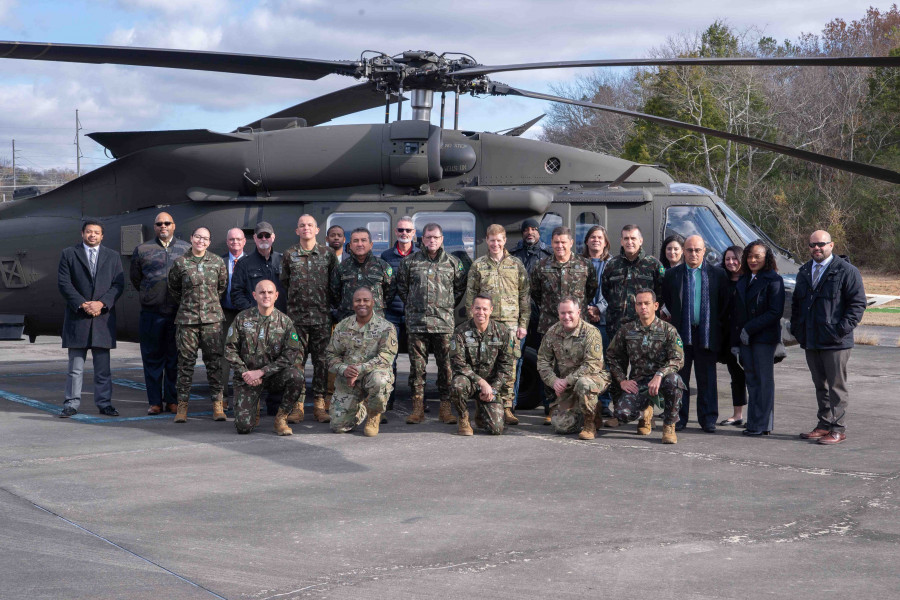 Blackhawkcomesbr1