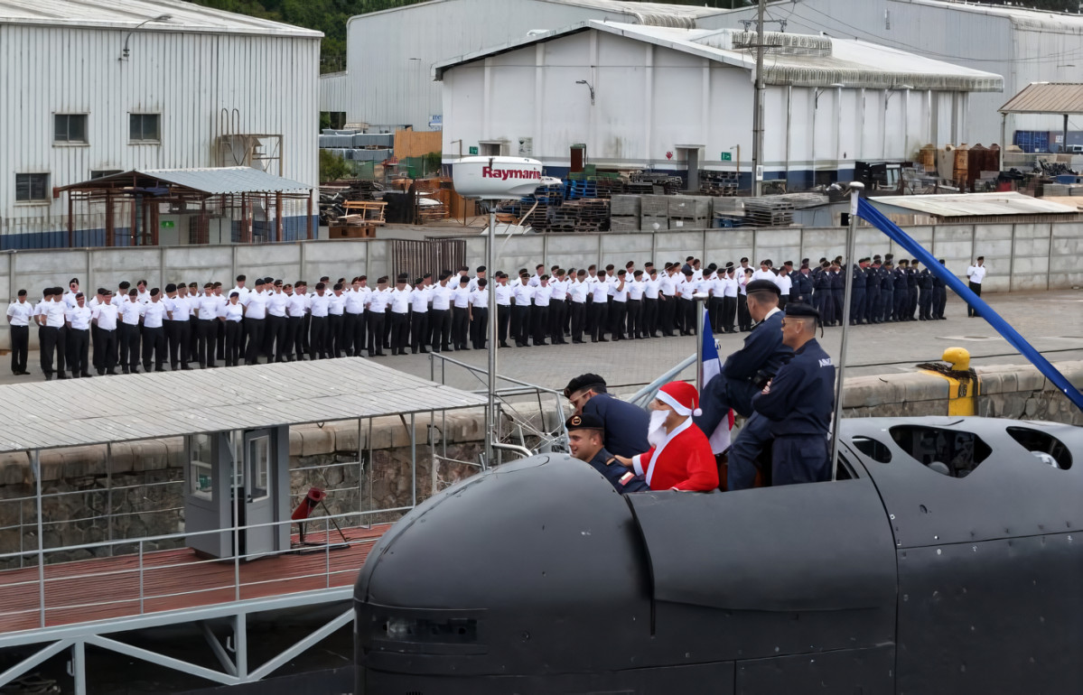 El submarino SS 22 General Carrera arriba a la base naval Talcahuano tras participar en DESI 2023 Firma Armada de Chile