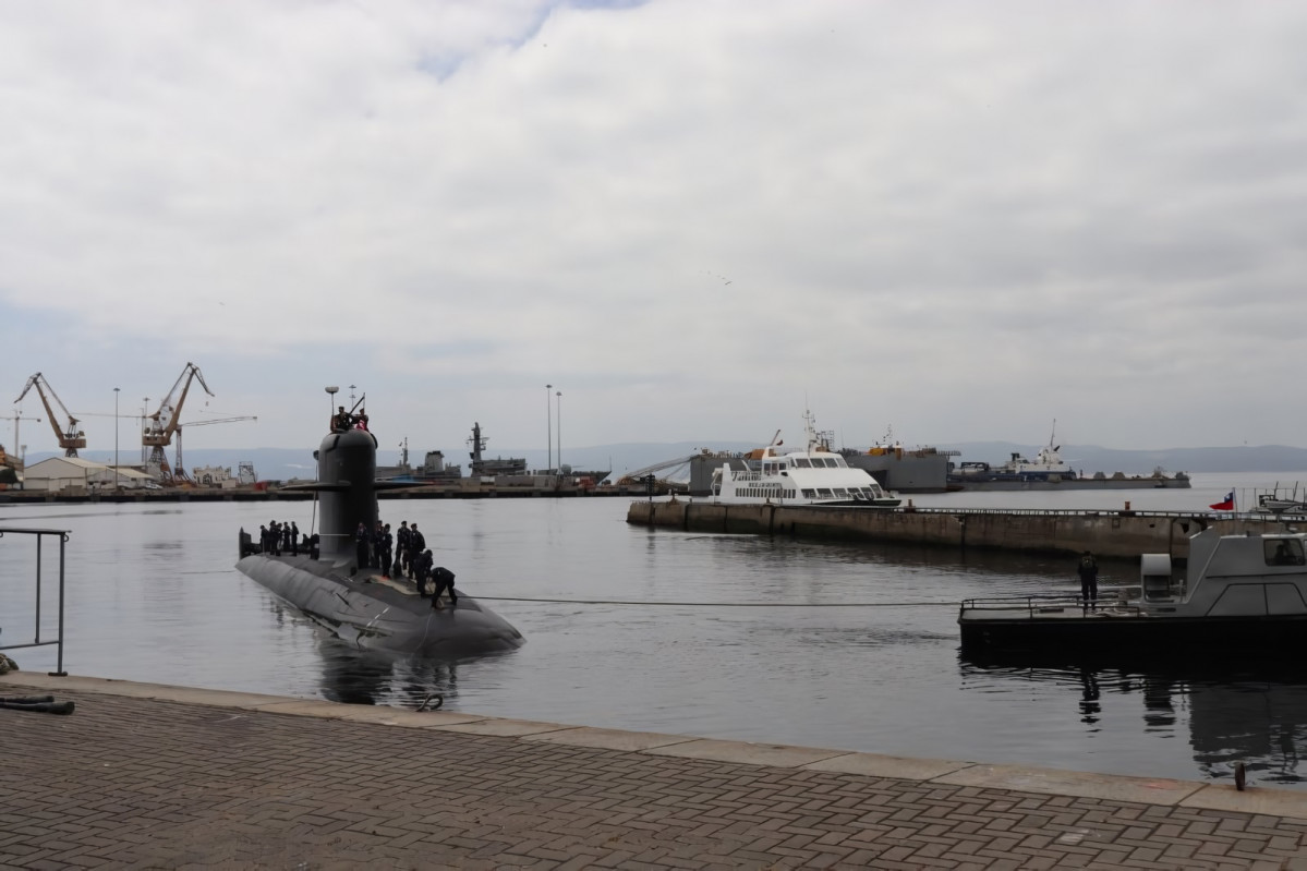 El submarino SS 22 General Carrera arriba a la base naval Talcahuano tras participar en DESI 2023 Firma Armada de Chile 002