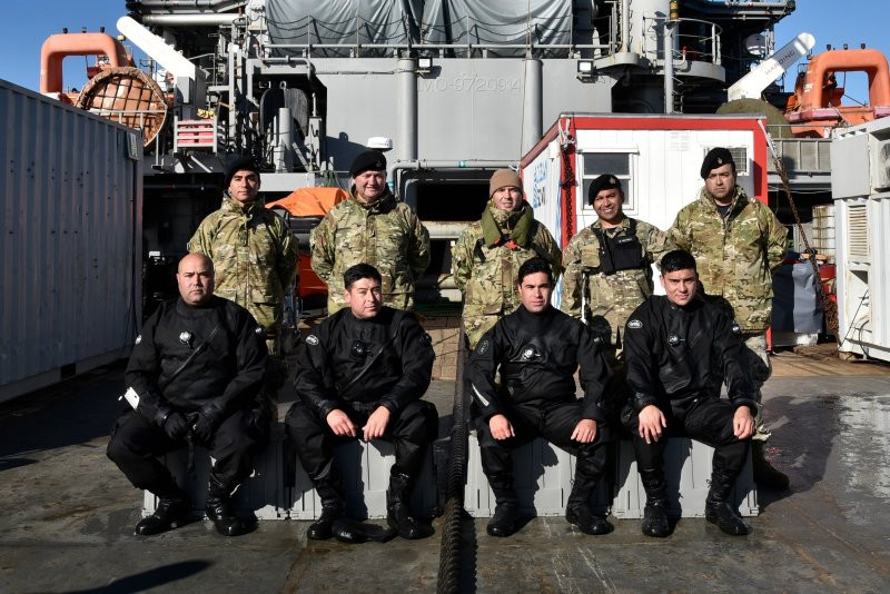 The Comares Deep Diving Unit is staffed by experts who have the ability to dive to 100 meters with closed circuit equipment signature Armada de Chile.