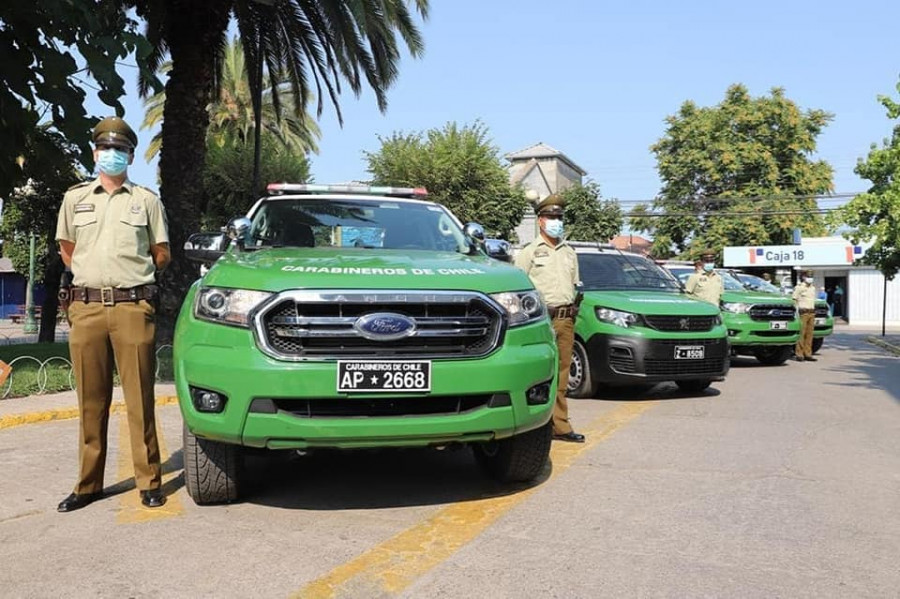 Camioneta Ford Ranger de Carabineros de Chile Firma Gobierno Regional de O´Higgins
