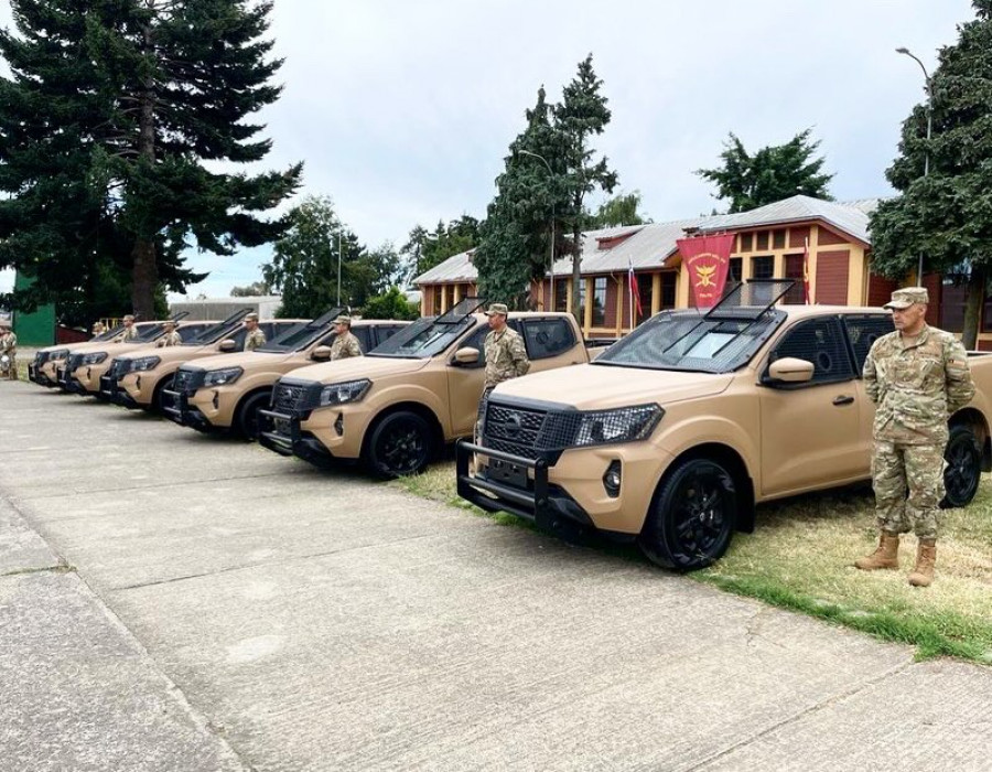 Entrega de camionetas blindadas blindadas Nisaan Navara NP300 4x4 al Destacamento de Montaña N8 Tucapel Firma Subsecretaría del Interior y Seguridad Pública de Chile