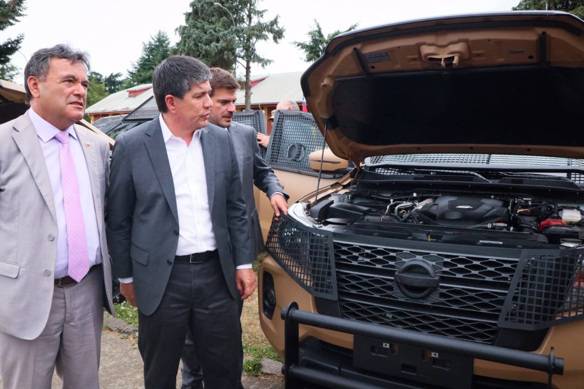 Entrega de camionetas blindadas Nissan Navara al Eju00e9rcito de Chile Firma Subsecretaru00eda de Interior y Seguridad Pu00fablica de Chile