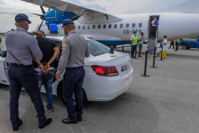 Cuba PoliciaNacionalRevolucionaria JoseMCorrea Granama