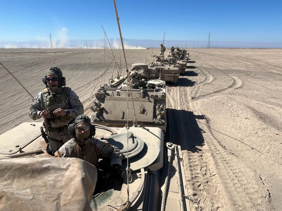 Unidad mecanizada en maniobras en el norte del país Firma Ejército de Chile