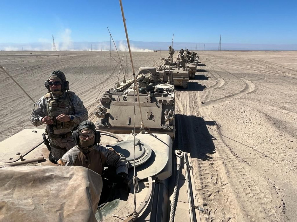 Unidad mecanizada en maniobras en el norte del país Firma Ejército de Chile