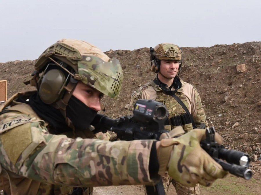 Entrenamiento de operadores de la Agrupación de Comandos Galvarino Firma Ejército de Chile