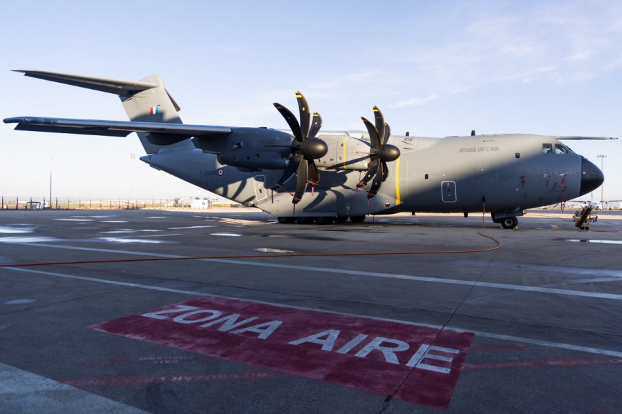 Avión de transporte A400M francés. Foto. Airbus