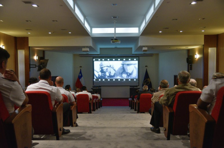 Exhibiciu00f3n del documental en la Academia de Guerra Naval Firma Armada de Chile
